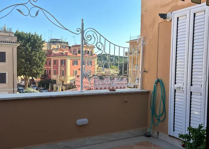 La Finestra Su San Pietro Terrace And View